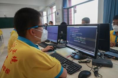 張家口啟臻奧賽社團(tuán) 培優(yōu)促尖，專注計算機(jī)信息科技開發(fā)